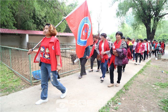 颍州区举办慰问贫困母亲公益活动