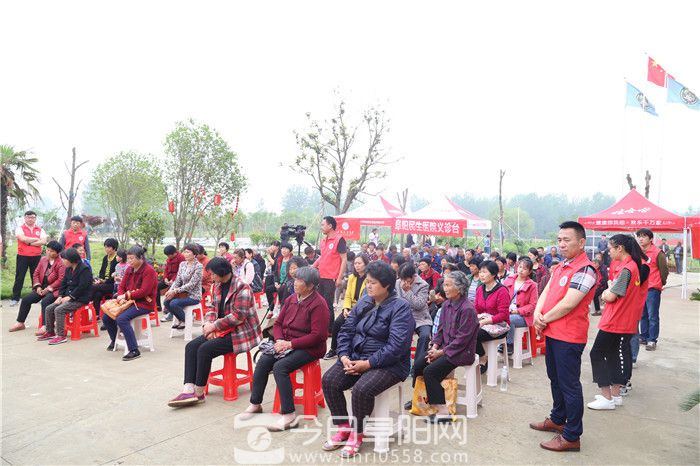 颍州区举办慰问贫困母亲公益活动
