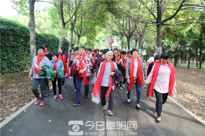 颍州区举办慰问贫困母亲公益活动