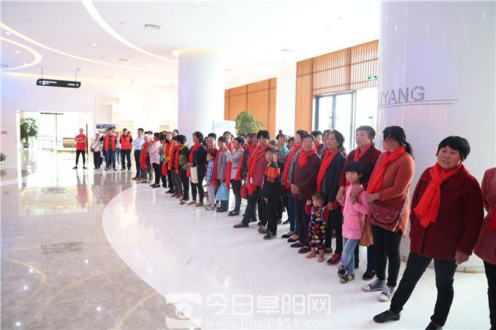 颍州区举办慰问贫困母亲公益活动