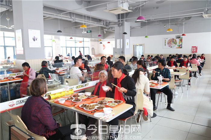颍州区举办慰问贫困母亲公益活动