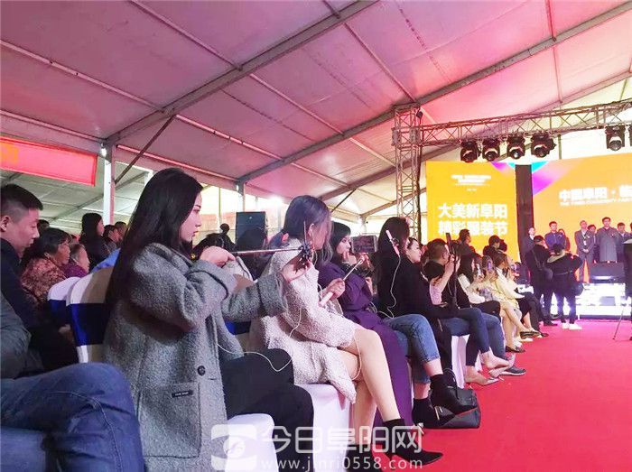 中国阜阳临沂商城第三届商品博览会暨首届阜阳服装采购节盛大开幕