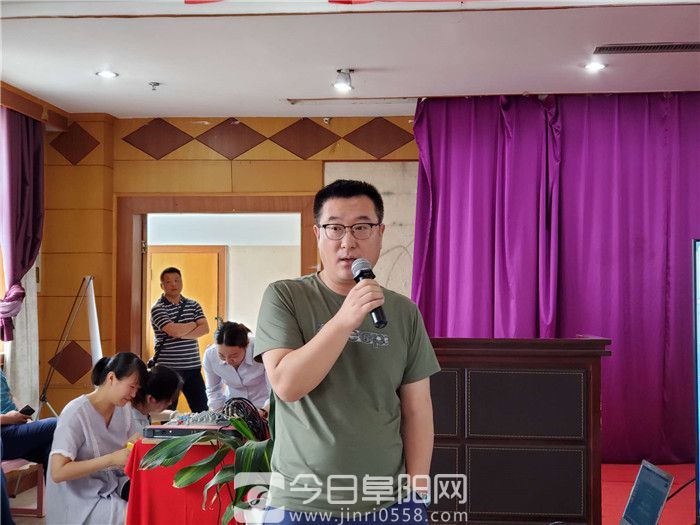 阜阳商厦召开盛夏6+1国货当自强越战越勇誓师动员大会