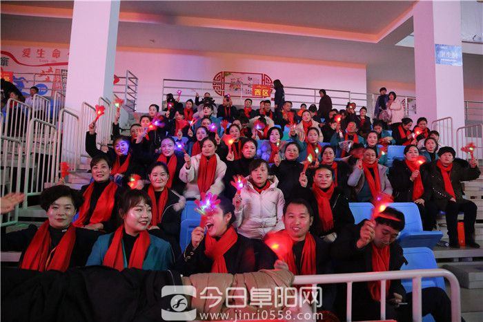 阜阳商厦成功举办开业30周年大型表彰庆典晚会