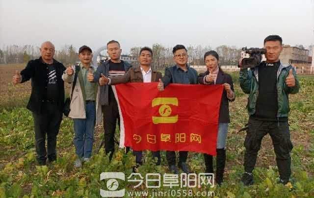 记者节，他依然在路上……