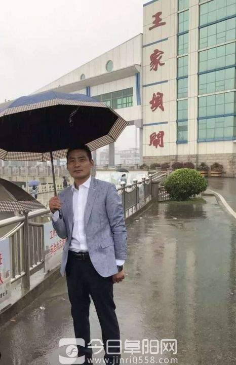 记者节，他依然在路上……
