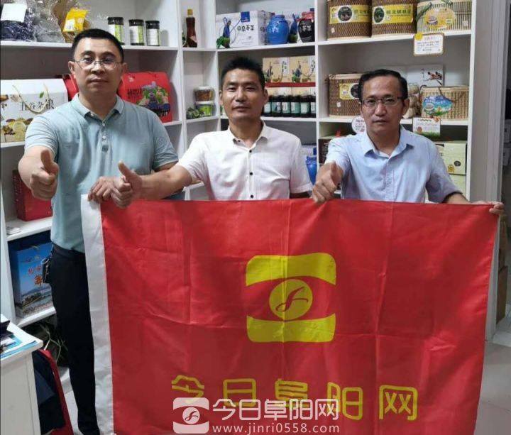 记者节，他依然在路上……