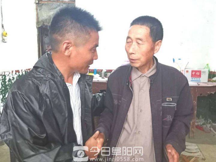 记者节，他依然在路上……