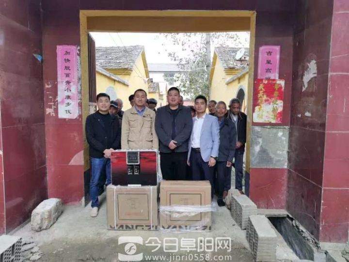 记者节，他依然在路上……