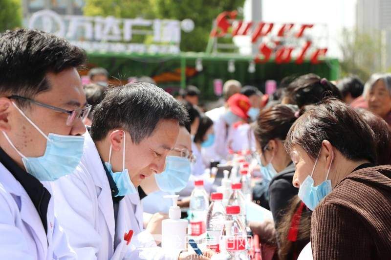 专家云集！阜阳市第五人民医院举行肿瘤防治宣传周活动