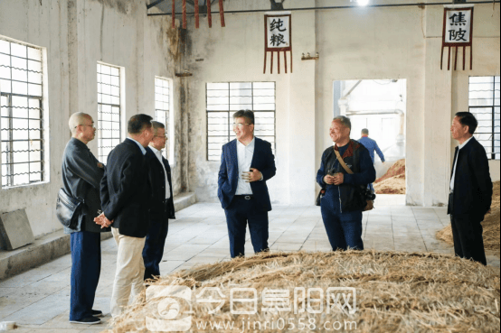 国家级大咖齐聚焦陂 鉴评两款封藏酒品