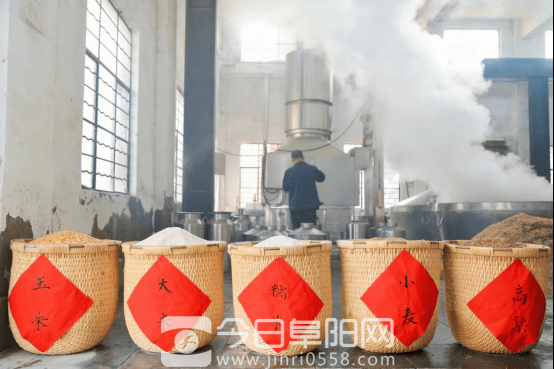 国家级大咖齐聚焦陂 鉴评两款封藏酒品