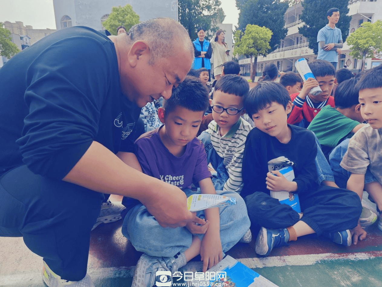 阜南县鹿城镇红旗社区开展防灾减灾知识科普活动 阜南县鹿城镇红旗社区开展防灾减灾知识科普活动
