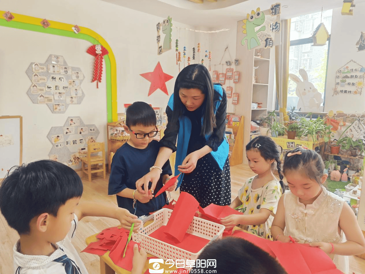 阜南县鹿城镇关工委联合红旗社区开展“童心向党 快乐成长”六一主题活动 阜南县鹿城镇关工委联合红旗社区开展“童心向党 快乐成长”六一主题活动